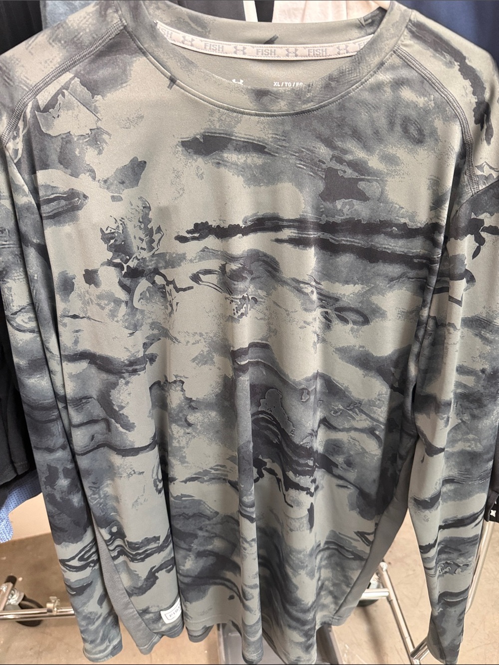 Under Armour Men’s Gray Camo Long Sleeve Performance Tee